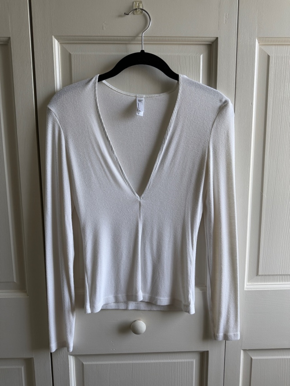 American Apparel Women’s White V-Neck Long Sleeve Top